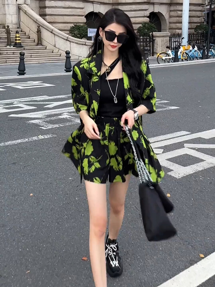 Street Fashion Online - Setelan Jas Bermotif Modis Wanita Musim